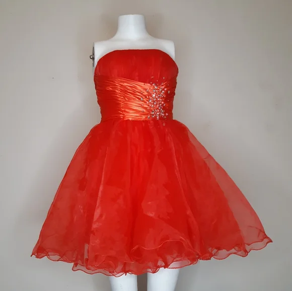 Red Prom Dress - Picture 5 of 14